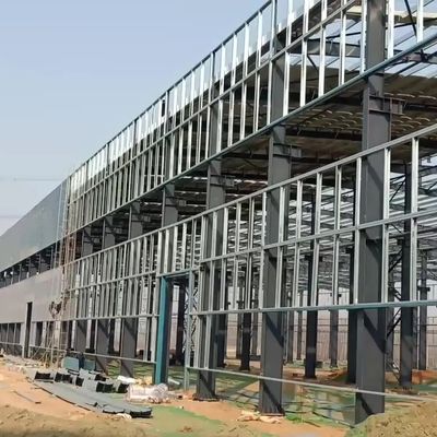 Πολυώροφη κατασκευή από χάλυβα με μεγάλο εύρος
