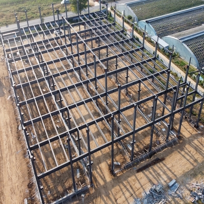 Αποθήκη Ελαφριάς Χαλύβδινης Κατασκευής ASTM A36 με Διάρκεια Ζωής 50 Ετών