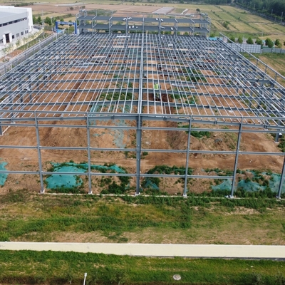 Προκατασκευασμένη Αποθήκη από Χάλυβα 150μ x 40μ με Πάνελ Σάντουιτς από Υαλοβάμβακα