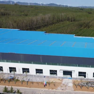 Q235B Q355B Προσυσκευασμένη χάλυβα κατασκευή εργοστάσιο κτίριο 50 χρόνια διάρκεια ζωής