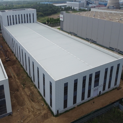 Χαλύβδινο Κτίριο PEB για Αποθήκη Logistics με Διάρκεια Ζωής 50 Ετών